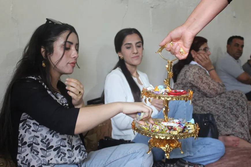 Bi boneya cejnê malbatên şehîdan û koçber tên ziyaretkirin