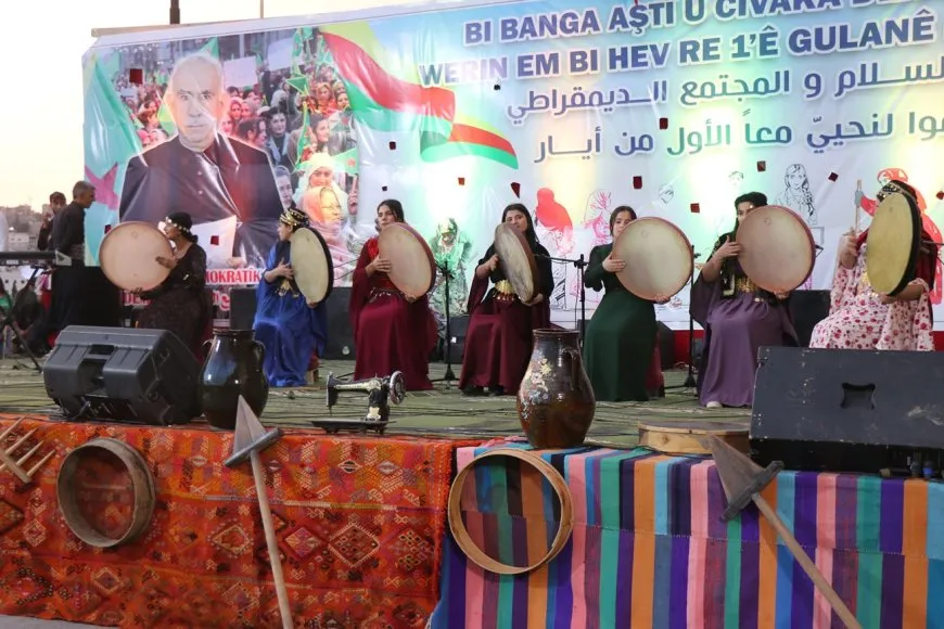 Dengekî ciwan êş û azarên koçberiyê vedibêje