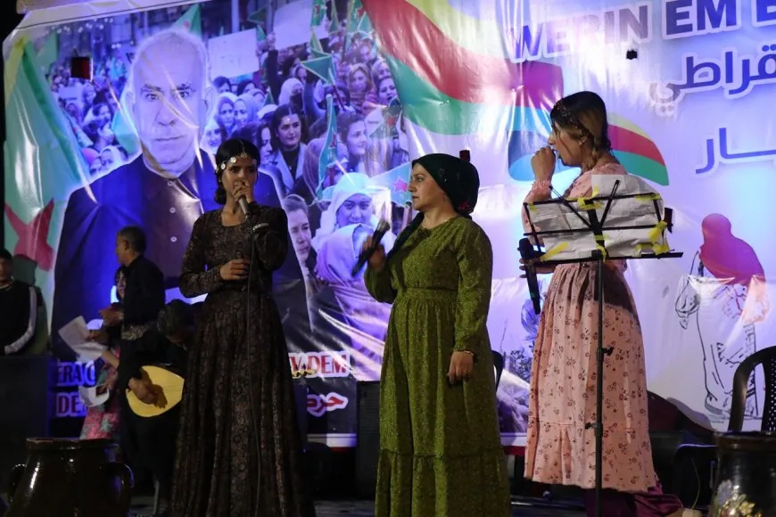 Dengekî ciwan êş û azarên koçberiyê vedibêje