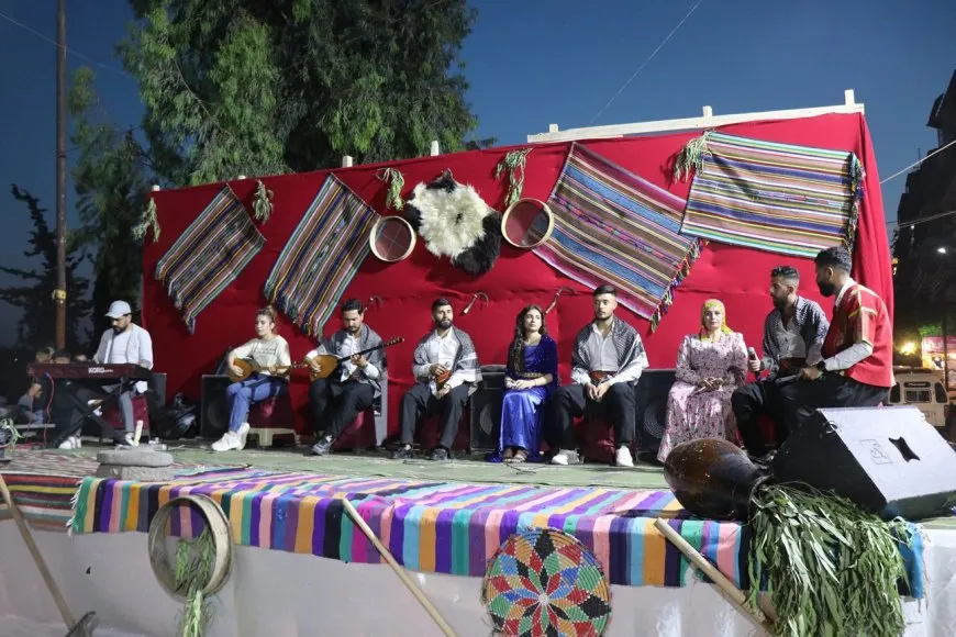 Ciwanên PYD’ê yên Helebê şevbihêrkek folklorîk li dar xist
