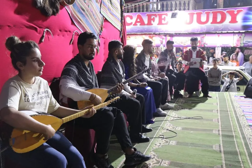 Ciwanên PYD’ê yên Helebê şevbihêrkek folklorîk li dar xist