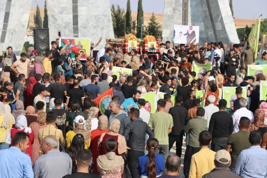 Li Kobanê du şehîd bi merasîmeke biheybet hatin oxirkirin
