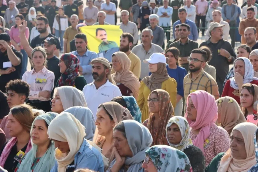 Li Kobanê du şehîd bi merasîmeke biheybet hatin oxirkirin