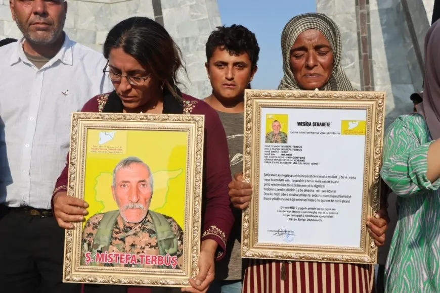 Li Kobanê du şehîd bi merasîmeke biheybet hatin oxirkirin