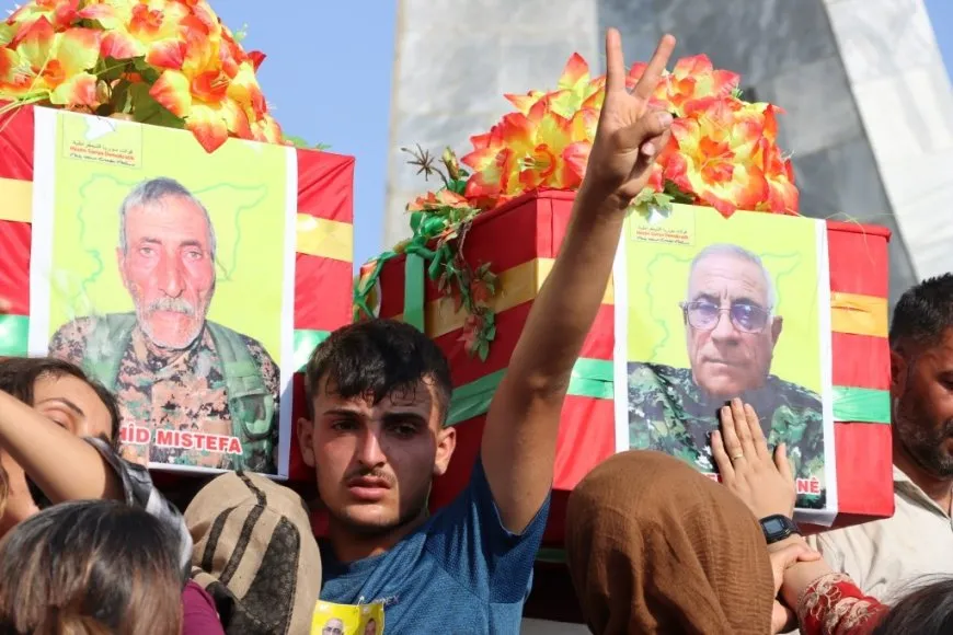 Li Kobanê du şehîd bi merasîmeke biheybet hatin oxirkirin