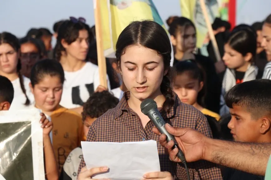 Zarokan silav û hezkirinên xwe ji Rêber Abdullah Ocalan re şandin