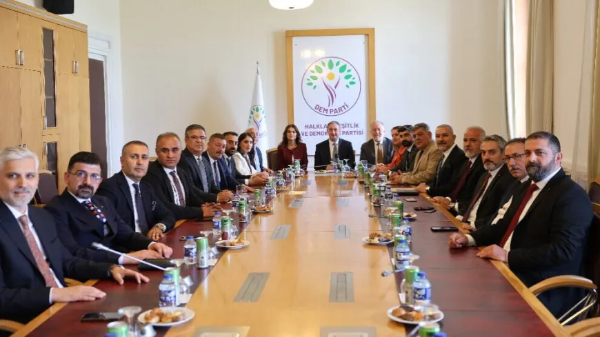 Serokên 15 baroyên Kurdistanê: Em piştgiriyê didin pêvajoya Aştî û Civaka Demokratîk
