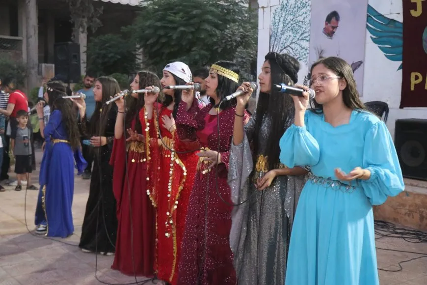 Jinên Ciwan ji bo azadiya Rêber Apo çalakiyek hunerî organîze kir