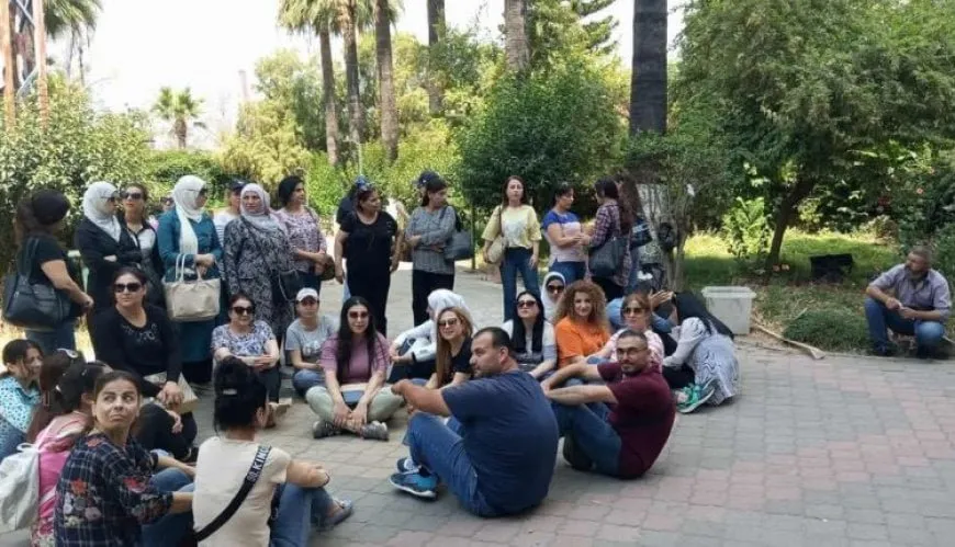 Li Lazqiyê karmendên ji kar hatin avêtin protesto kirin