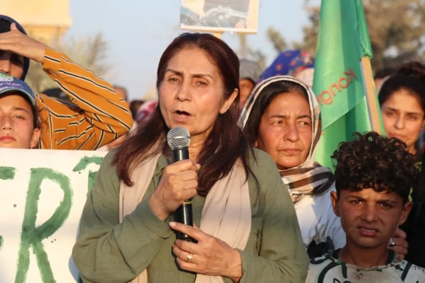 Koçberên Efrîn û Şehbayê bi meşek girseyî sûcên çeteyan şermezar kirin