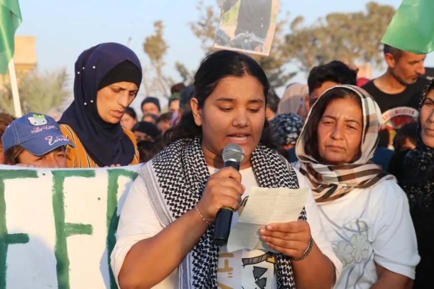 Koçberên Efrîn û Şehbayê bi meşek girseyî sûcên çeteyan şermezar kirin
