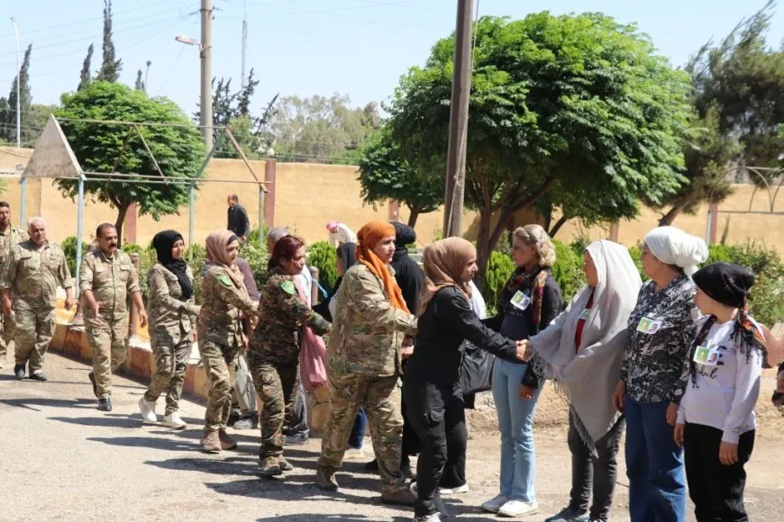 Şêniyên Tebqayê sersaxî da malbatên 2 şehîdan