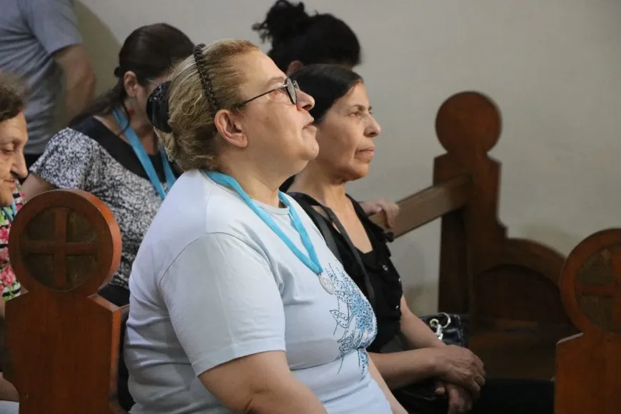Xiristiyanên li Şêxmeqsûdê qurbaniyên teqîna Mar Elyas bi bîr anîn
