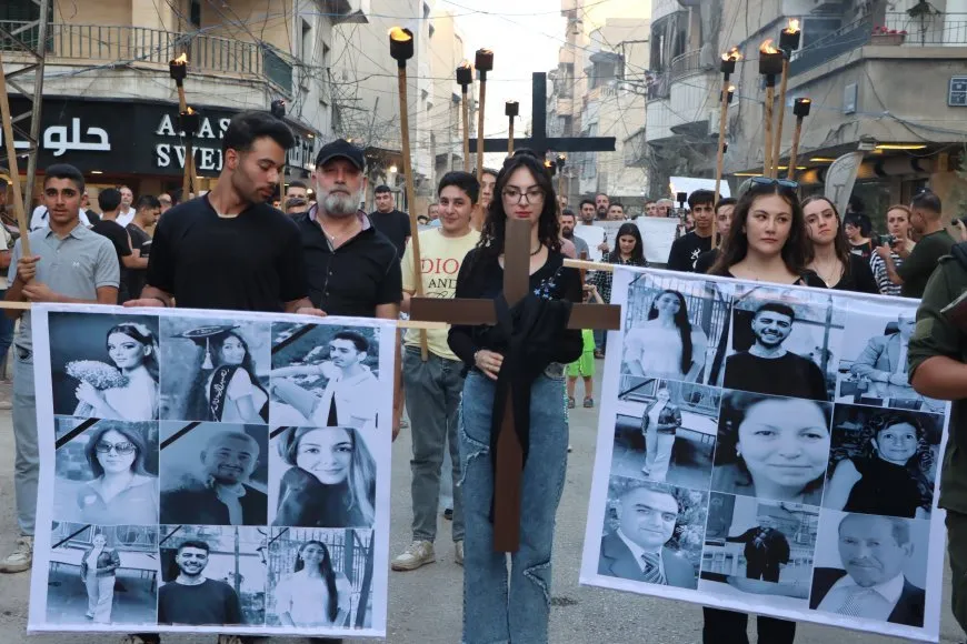 Xiristiyanên li Qamişloyê bi meşekê êrişa dijî dêra Şamê şermezar kir
