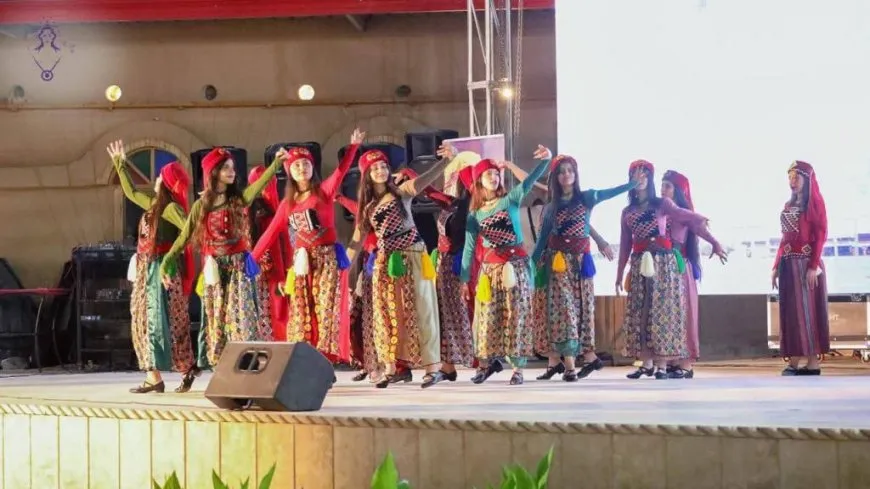 Koma Palmîra kevneşopiya Firatê diparêze