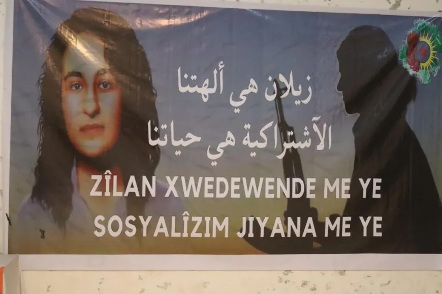 Ciwanên Reqayê bi pêxistina mûman şehîd Zîlan bi bîr anî