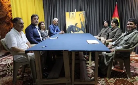 Şandeya KNK û PJAK'ê hevdîtin kirin