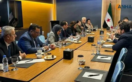 Nûnerên Bakur û Rojhilatê Sûriyeyê dê îro bi hikûmeta veguhêz re bicivin