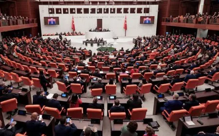 Nûnerên partiyan ji bo avakirina komîsyonê kom bûn
