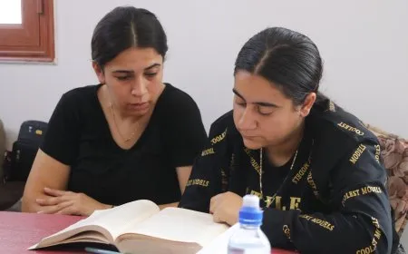 Ciwanên Helebê pirtûkên Rêber Apo dixwînin