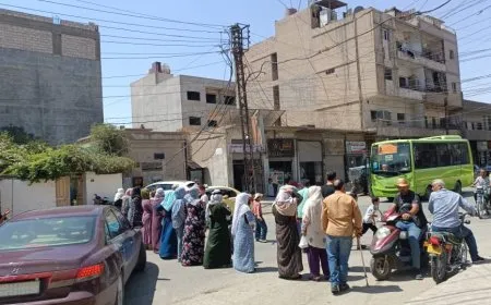 Şêniyên taxa Xerbî ya Qamişloyê li dijî qutbûna avê nerazîbûn nîşan da