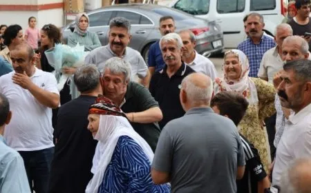 `Em ê Girava Îmraliyê bikin girava aştiyê`