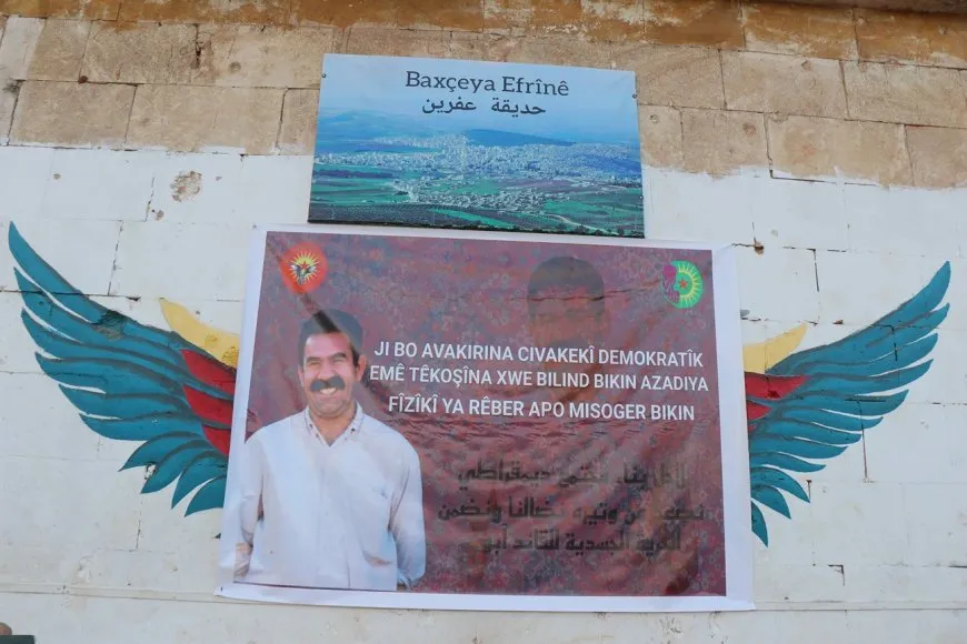 Di pêşangeha Helebê de wêneyên Rêber Apo hatin pêşkêşkirin