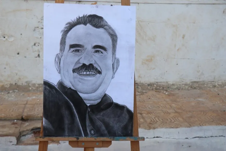 Di pêşangeha Helebê de wêneyên Rêber Apo hatin pêşkêşkirin