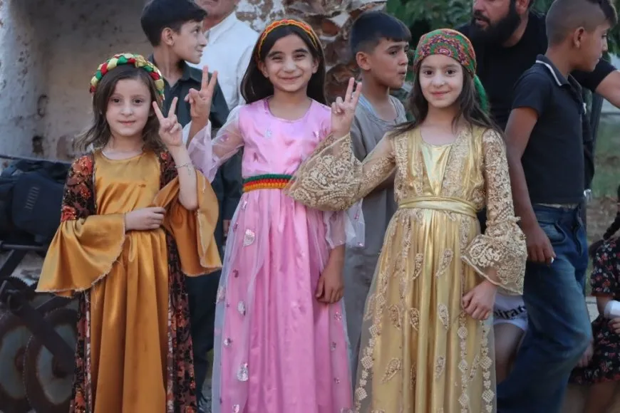 Ji bo koçberên Efrîn û xelkê Kobanê şevbuhêrkek folklorîk