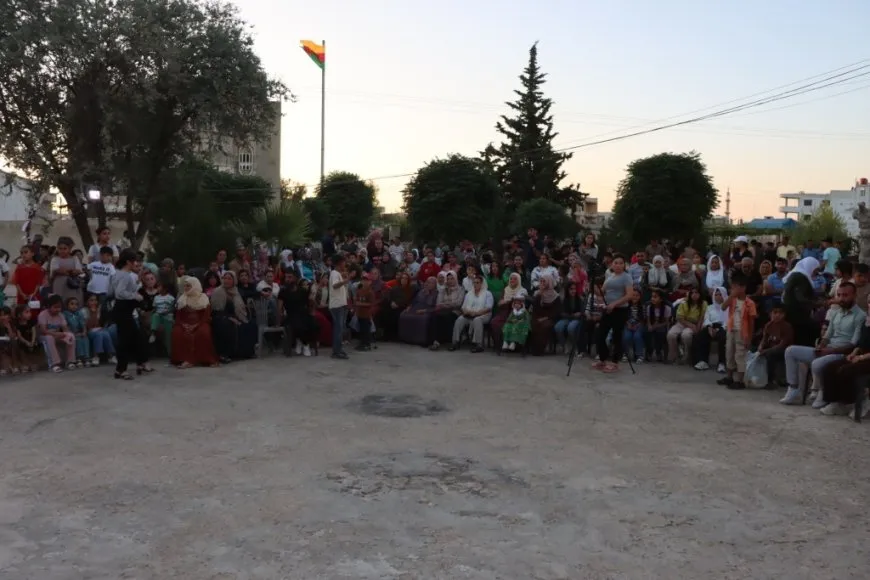 Ji bo koçberên Efrîn û xelkê Kobanê şevbuhêrkek folklorîk