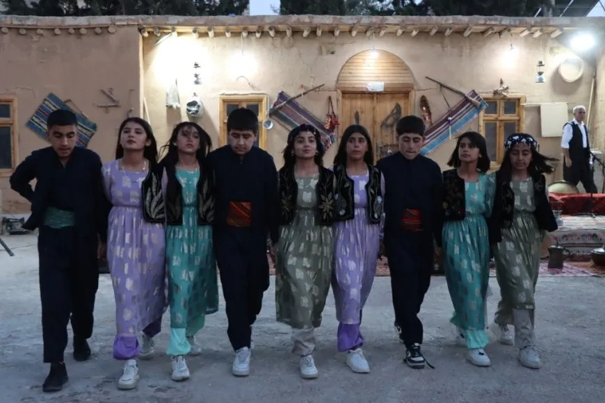 Ji bo koçberên Efrîn û xelkê Kobanê şevbuhêrkek folklorîk