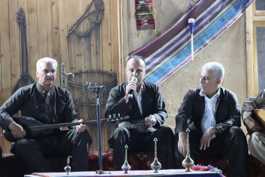 Ji bo koçberên Efrîn û xelkê Kobanê şevbuhêrkek folklorîk