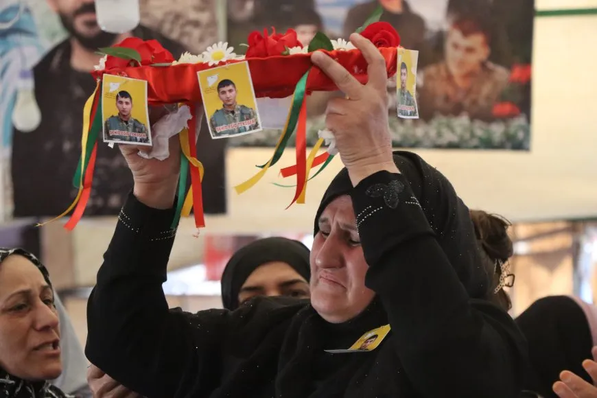 Şêniyên Qamişloyê sersaxî da malbata şehîd Egîd Tekoşer