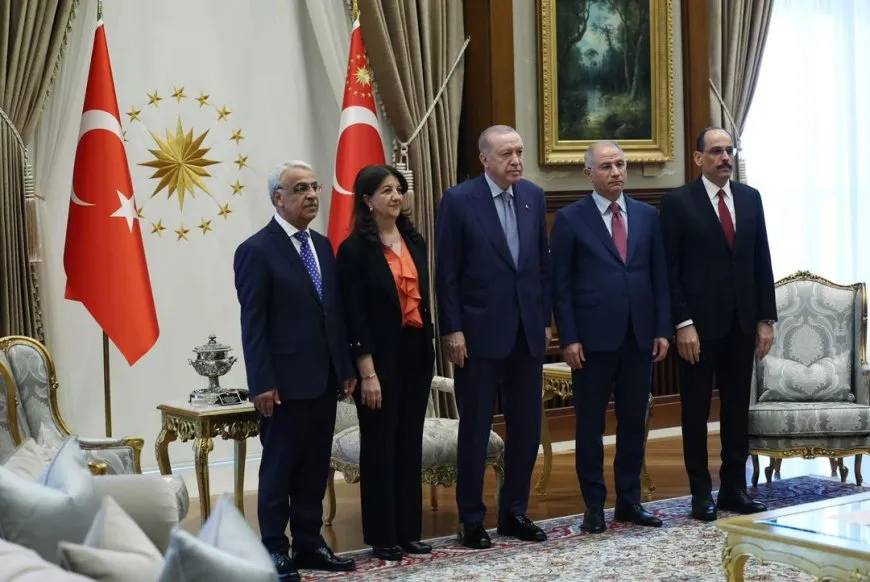 Hevdîtina şandeya Îmralî û Erdogan destpê kir