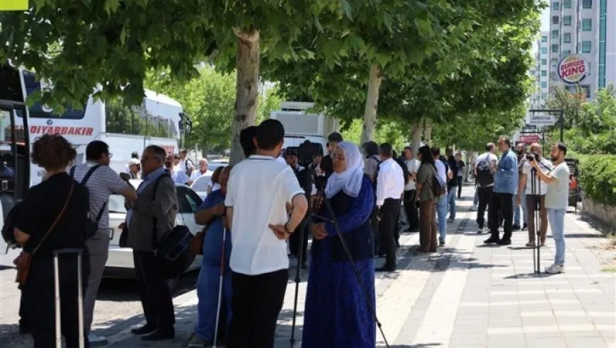 Ji bo şopandina daxuyaniya gerîla ji Amedê bi rê ketin