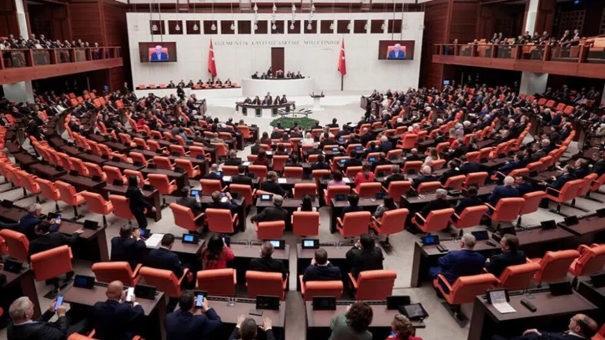 Nûnerên partiyan ji bo avakirina komîsyonê kom bûn