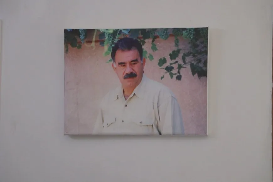 Ciwanên Helebê pirtûkên Rêber Apo dixwînin