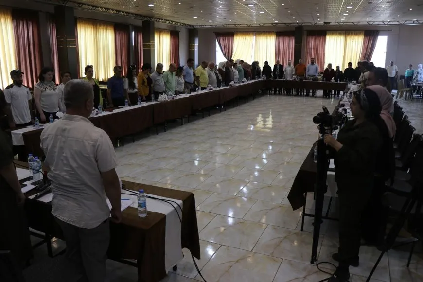 Astengiyên li pêşiya banga Rêber Abdullah Ocalan mijarên panelekê li Helebê bû