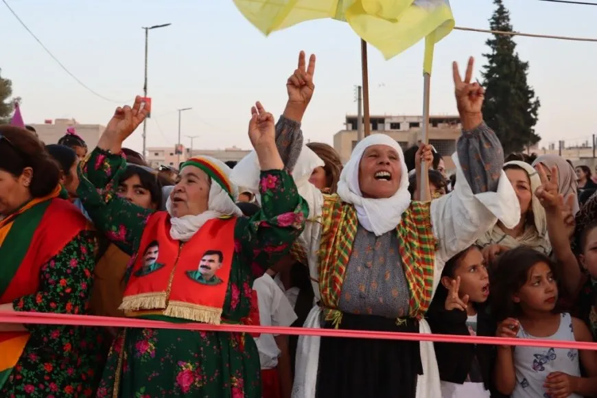 Bi deh hezaran şêniyên Kantona Firatê Şoreşa 19`ê Tîrmehê pîroz kirin