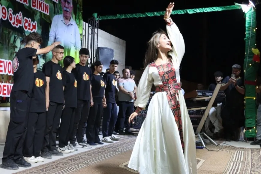 Bi deh hezaran şêniyên Kantona Firatê Şoreşa 19`ê Tîrmehê pîroz kirin