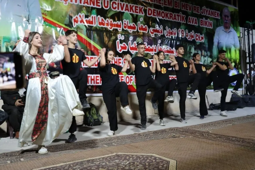 Bi deh hezaran şêniyên Kantona Firatê Şoreşa 19`ê Tîrmehê pîroz kirin
