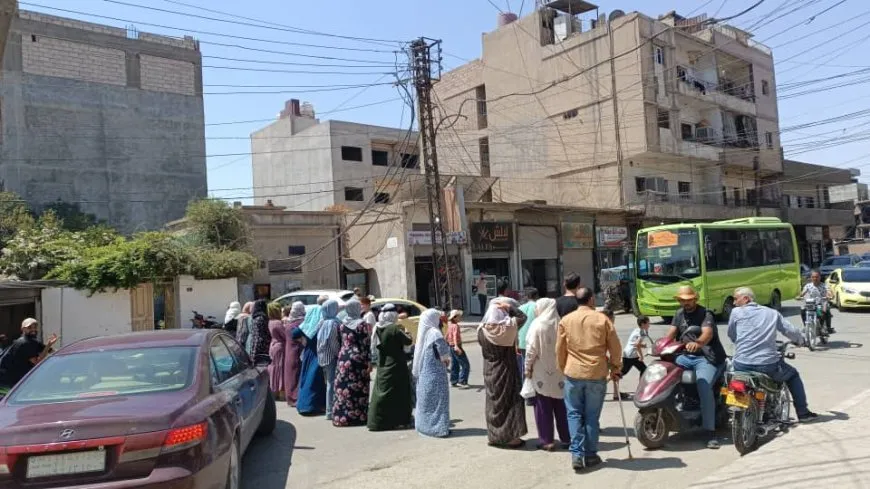 Şêniyên taxa Xerbî ya Qamişloyê li dijî qutbûna avê nerazîbûn nîşan da