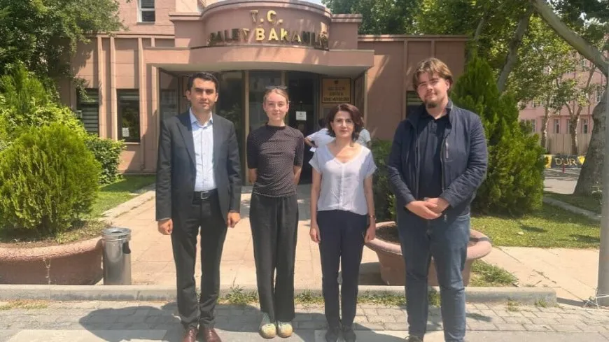 Ciwanên Ewropî ji bo dîtina Rêber Apo serlêdan kirin