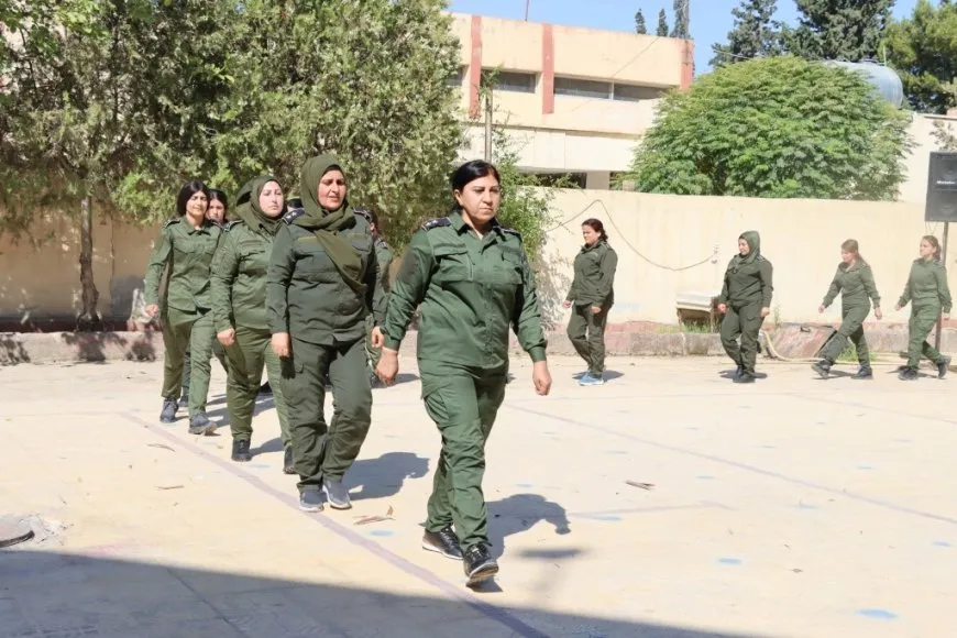 Hêzên Ewlekariya Hundirîn dewreya 4`emîn a efseran bi dawî kir