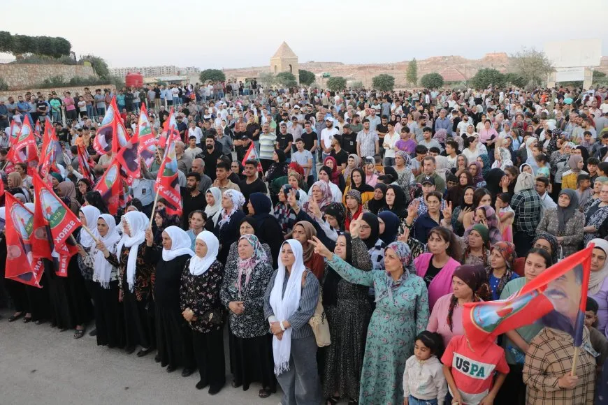 Bi hezaran şêniyên Helebê şehîd Qehreman Bilbilê oxir kir