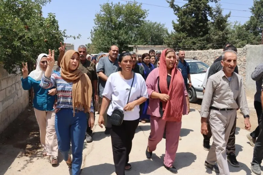 Ji malbatên du cangoriyan re sersaxî xwestin