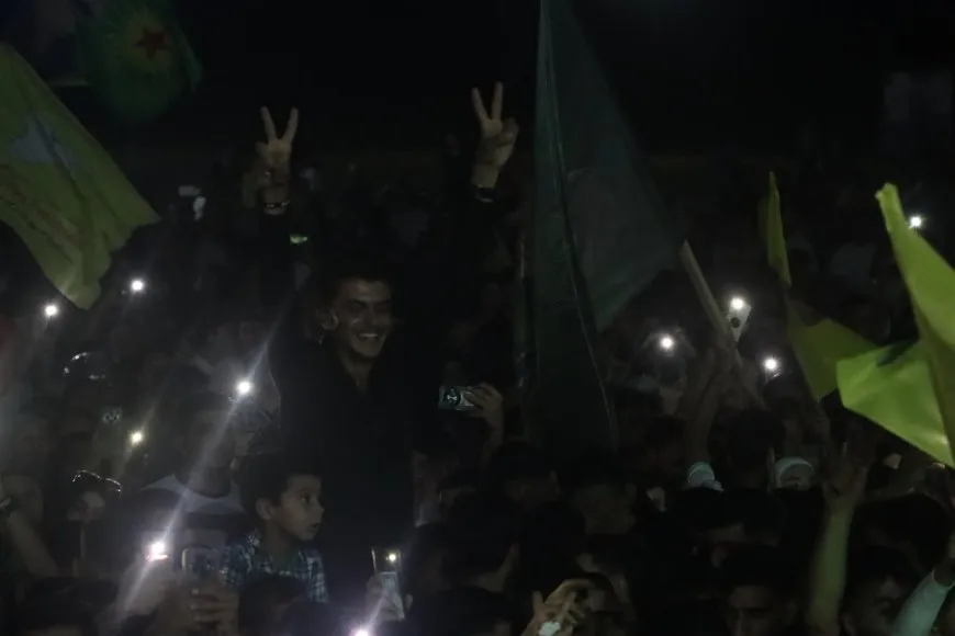 Li bajarê Dêrikê şevbuhêrkeke hunerî li dar ket