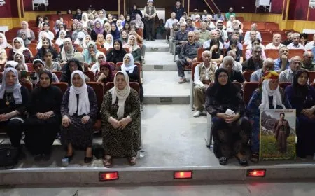 Xelkê Dêrikê şehîdên azadiyê bi bîr anîn