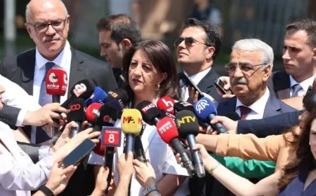 Şandeya DEM Partî dê biçe Îmraliyê