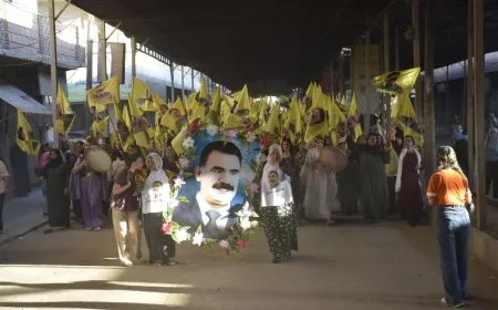 Li Dirbêsiyê şêniyan banga azadiya fîzîkî ya Rêber Abdullah Ocalan kir